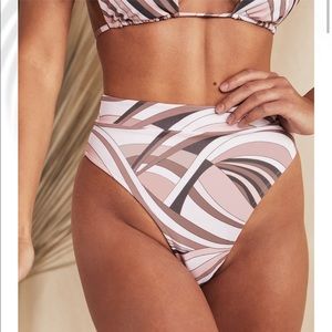 Tan + Lines Como Bottom